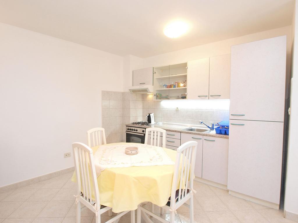Apartments Milan 1457 Rovinj Exterior photo