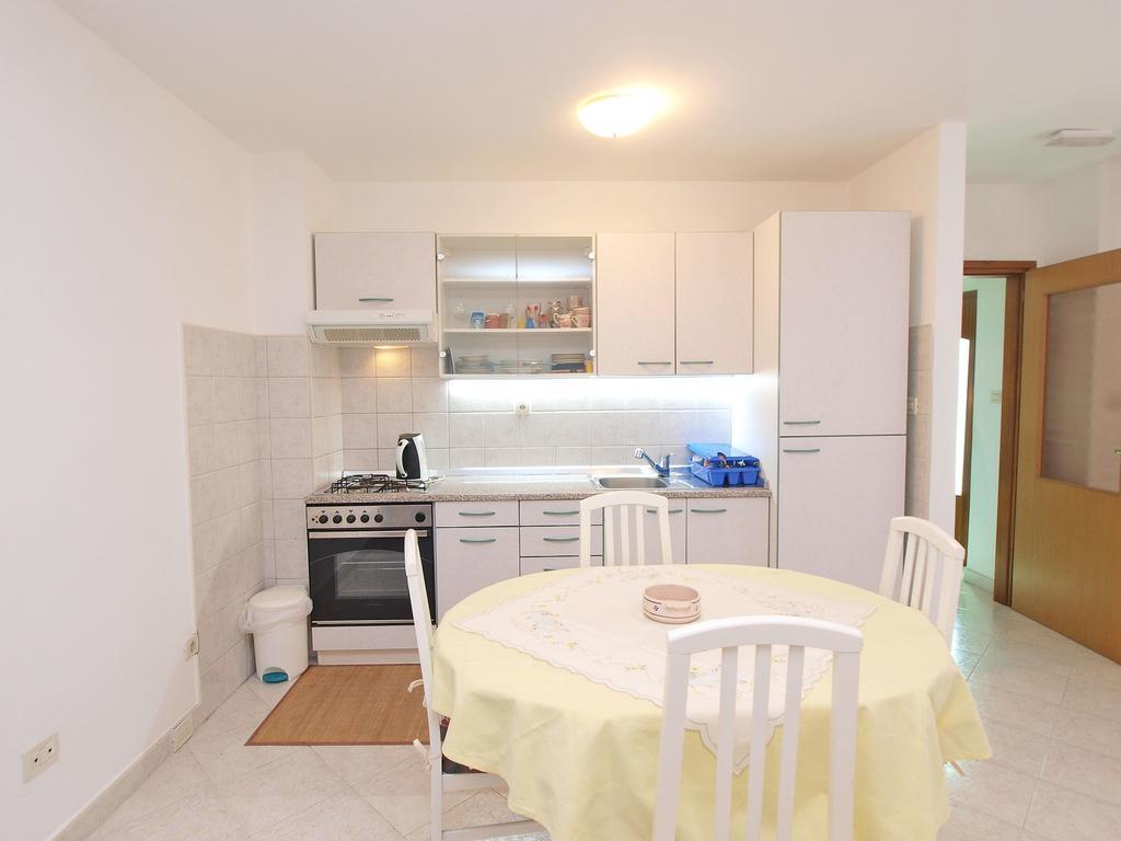Apartments Milan 1457 Rovinj Exterior photo